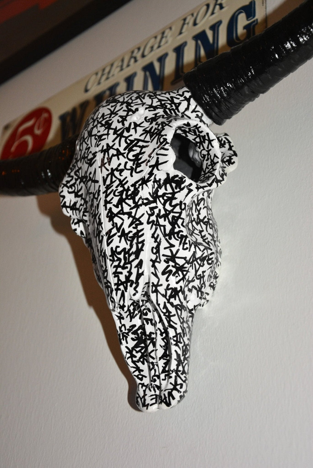 SAVAGE GRAFFITI BULL SKULL